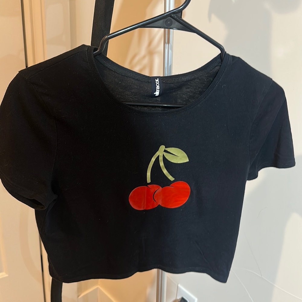 ultracor cherry crop top 🍒